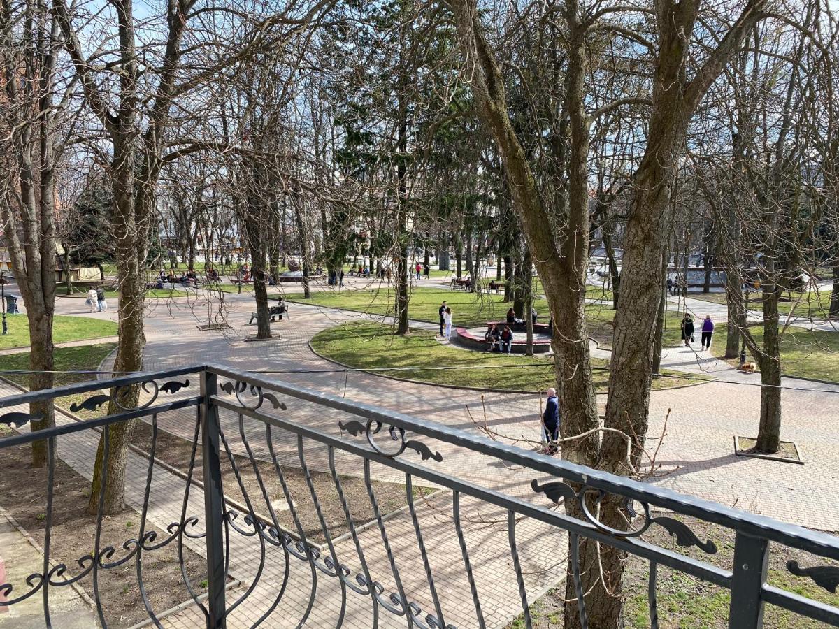 Park Apartment Vinnitsya Dış mekan fotoğraf